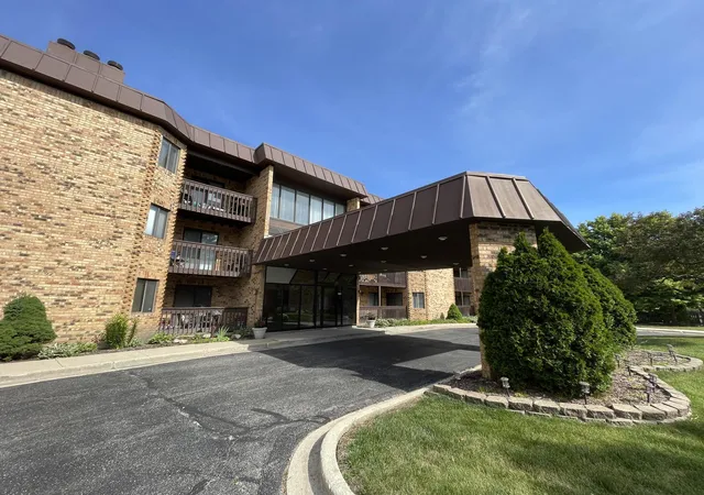 Photo 1 of Condo for sale at 2880 Torrey Pine Ln #1H, Lisle, IL 60532 | MLS# 12753866 | Listing updated on 2026-09-14