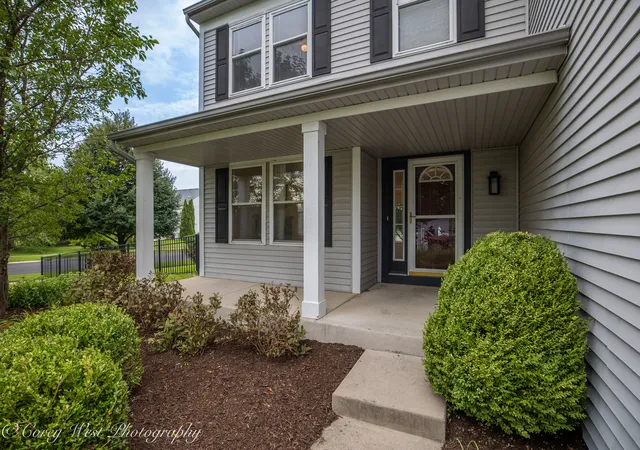 Photo 3 of Single family home for sale at 1140 Berry St, Elburn, IL 60119 | MLS# 12753875 | Listing updated on 2026-09-14