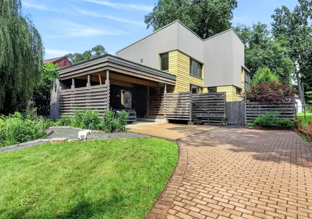 Photo 1 of Single family home for sale at 4737 Puffer Rd, Downers Grove, IL 60515 | MLS# 12753877 | Listing updated on 2026-09-16