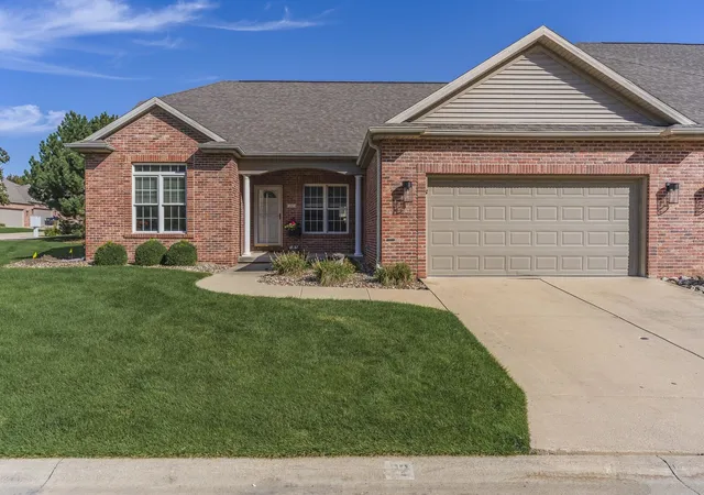 Photo 3 of Townhouse for sale at 22 Monarch Dr, Bloomington, IL 61704 | MLS# 12753892 | Listing updated on 2026-10-07