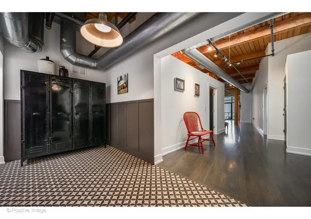 Photo 1 of Condo for sale at 420 W Ontario St #405, Chicago, IL 60654 | MLS# 12753902 | Listing updated on 2026-09-29