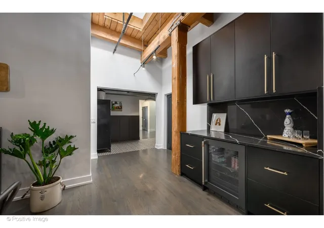 Photo 3 of Condo for sale at 420 W Ontario St #405, Chicago, IL 60654 | MLS# 12753902 | Listing updated on 2026-09-29