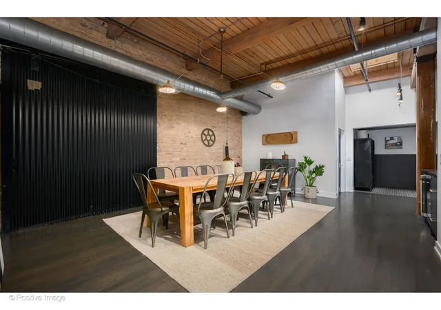 Photo 4 of Condo for sale at 420 W Ontario St #405, Chicago, IL 60654 | MLS# 12753902 | Listing updated on 2026-09-29