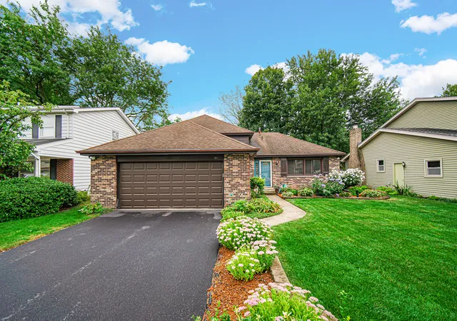 Photo 1 of Single family home for sale at 1061 185th Place, Homewood, IL 60430 | MLS# 12753922 | Listing updated on 2026-09-14