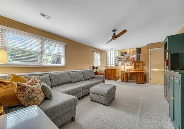 Photo 3 of Single family home for sale at 1061 185th Place, Homewood, IL 60430 | MLS# 12753922 | Listing updated on 2026-09-14