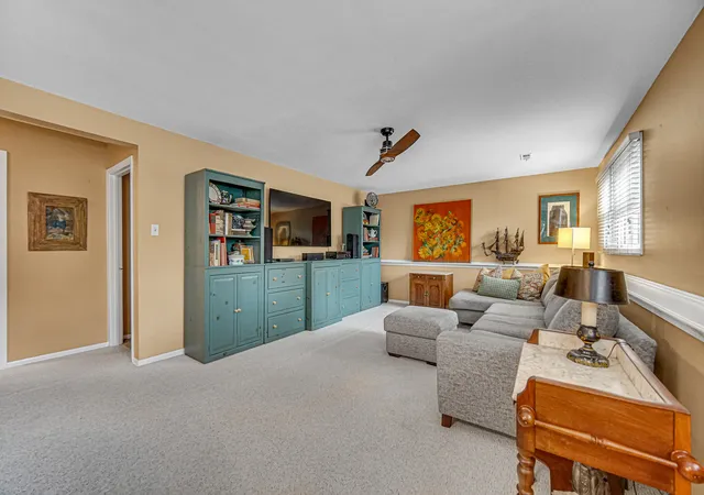 Photo 3 of Single family home for sale at 1061 185th Place, Homewood, IL 60430 | MLS# 12753922 | Listing updated on 2026-09-14
