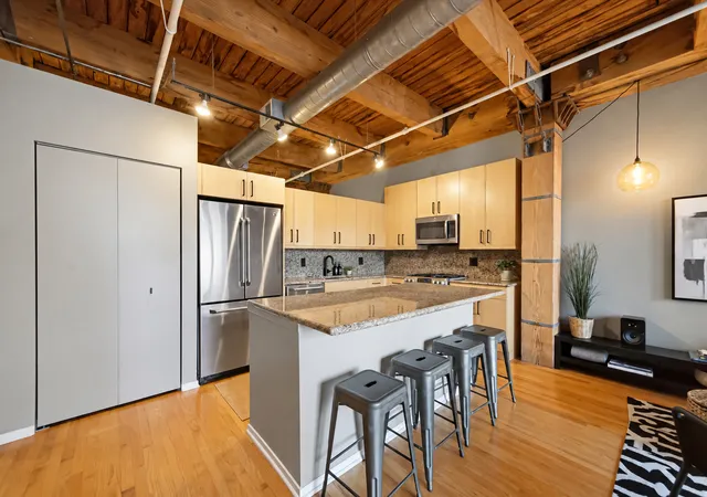Photo 3 of Condo for sale at 375 W Erie St #412, Chicago, IL 60654 | MLS# 12753923 | Listing updated on 2026-09-16