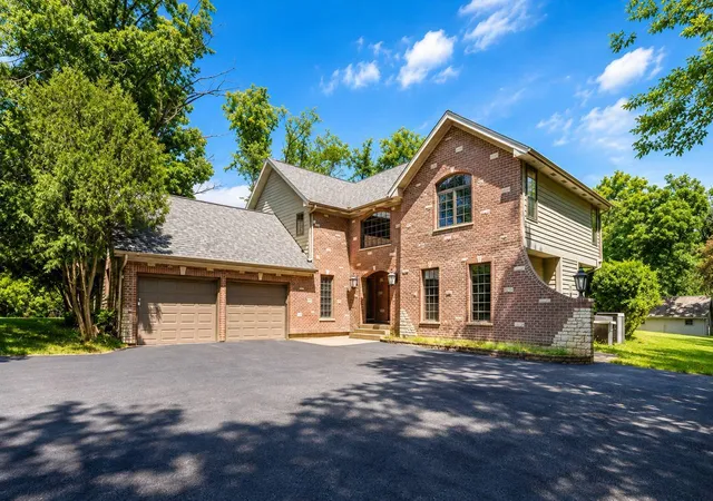 Photo 1 of Single family home for sale at 26792 W Lakeview Dr S, Lake Barrington, IL 60084 | MLS# 12753929 | Listing updated on 2026-09-14