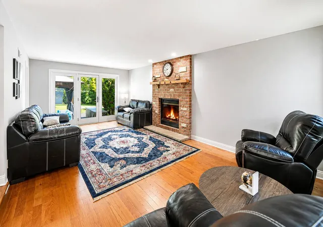 Photo 2 of Single family home for sale at 26792 W Lakeview Dr S, Lake Barrington, IL 60084 | MLS# 12753929 | Listing updated on 2026-09-14