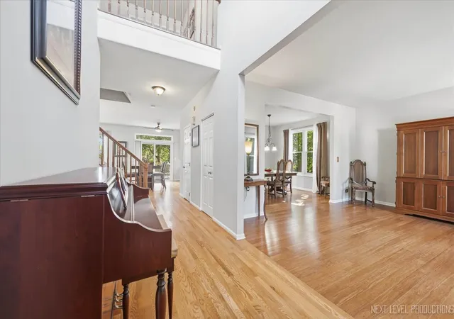 Photo 2 of Single family home for sale at 5 Fernwood Ct, Algonquin, IL 60102 | MLS# 12753930 | Listing updated on 2026-10-22
