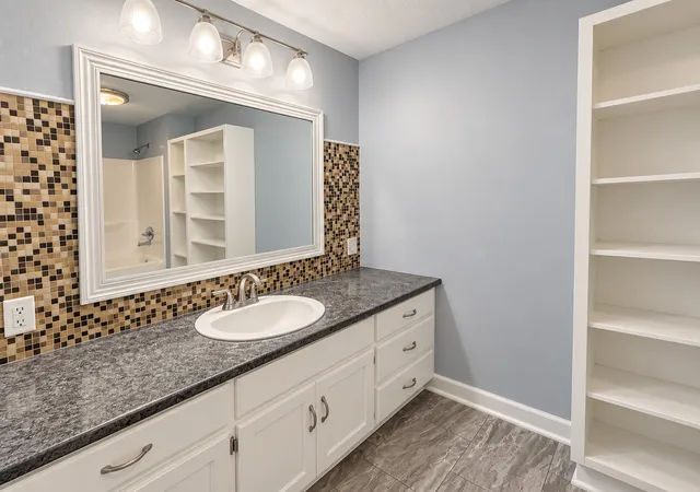 Photo 43 of Sale Pending at 209 S Stotlar St, Benton, IL 62812 | MLS# 12753934 | Listing updated on 2026-09-12