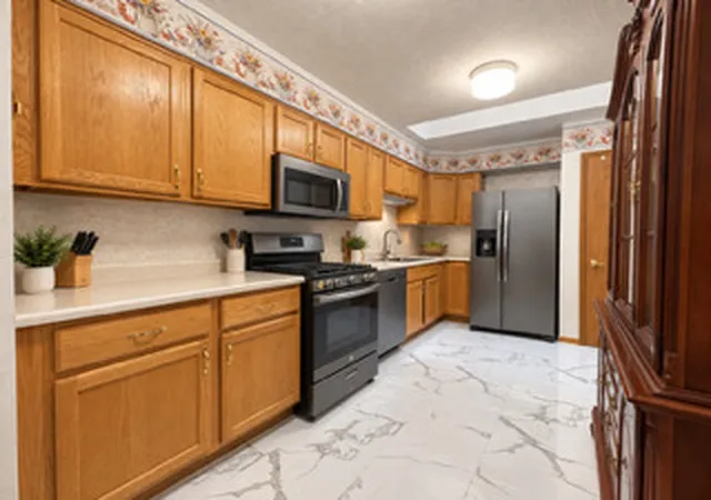 Listing Photo 3 - Condo for sale in building located at 807 Florence Ln, Sterling, IL 61081 - Unit #A