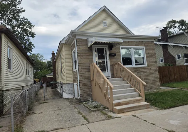 Photo 2 of Single family home for sale at 515 Forsythe Ave, Calumet City, IL 60409 | MLS# 12753949 | Listing updated on 2026-09-24