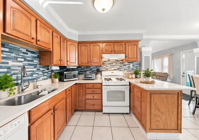 Photo 4 of Single family home for sale at 14727 S Richmond Ave, Posen, IL 60469 | MLS# 12753960 | Listing updated on 2026-09-29