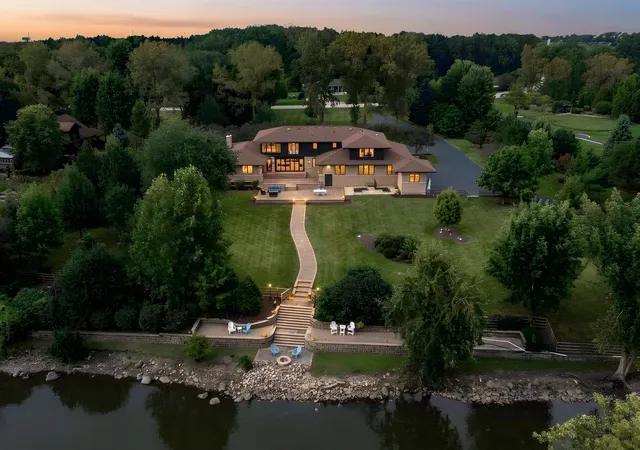 Photo 2 of Mansion for sale at 88 Riverwood Dr, Oswego, IL 60543 | MLS# 12753973 | Listing updated on 2026-09-15