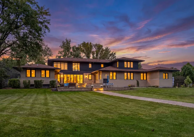 Photo 3 of Mansion for sale at 88 Riverwood Dr, Oswego, IL 60543 | MLS# 12753973 | Listing updated on 2026-09-15