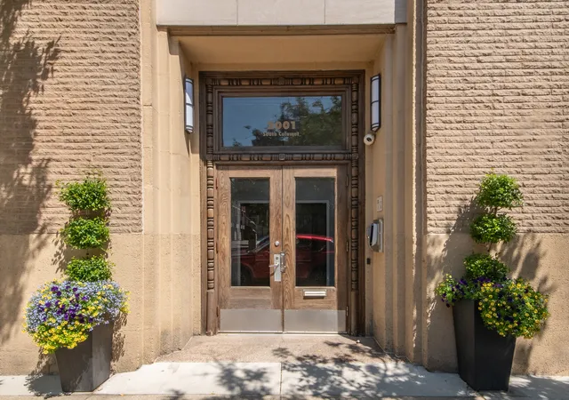Listing Photo 4 - Condo for sale in building located at 2001 S Calumet Ave, Chicago, IL 60616 - Unit #408
