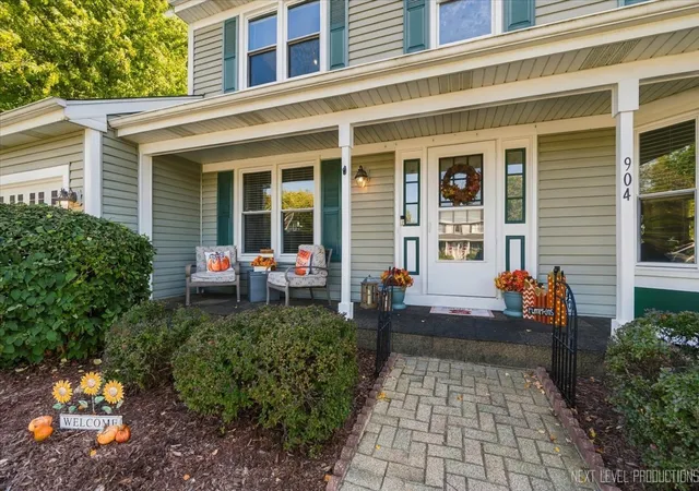 Photo 2 of Single family home for sale at 904 Campbell Ct, Batavia, IL 60510 | MLS# 12753997 | Listing updated on 2026-10-17
