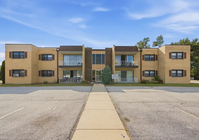 Photo 1 of Condo for sale at 18320 Cherry Crk Dr #8, Homewood, IL 60430 | MLS# 12754016 | Listing updated on 2026-09-24
