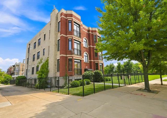 Photo 2 of Condo for sale at 4135 S Vincennes Ave #3N, Chicago, IL 60653 | MLS# 12754031 | Listing updated on 2026-09-14