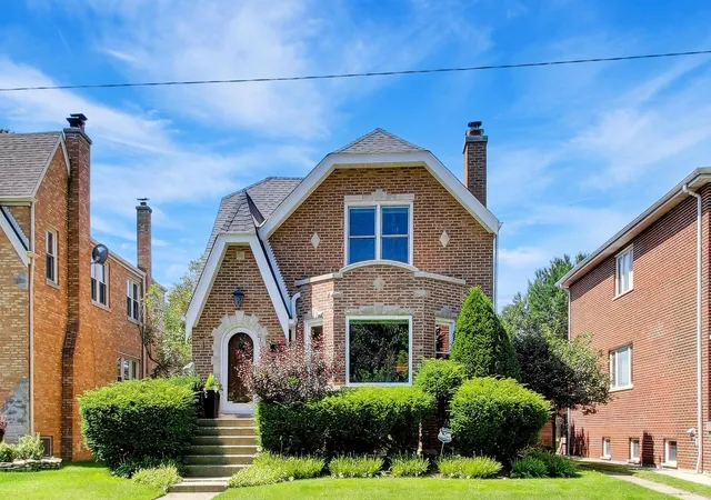 Photo 1 of Single family home for sale at 6308 N Indian Rd, Chicago, IL 60646 | MLS# 12754059 | Listing updated on 2026-09-14