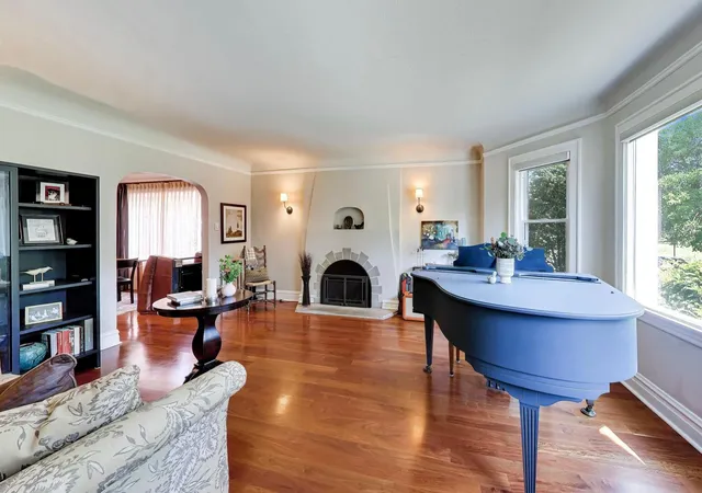 Photo 2 of Single family home for sale at 6308 N Indian Rd, Chicago, IL 60646 | MLS# 12754059 | Listing updated on 2026-09-14