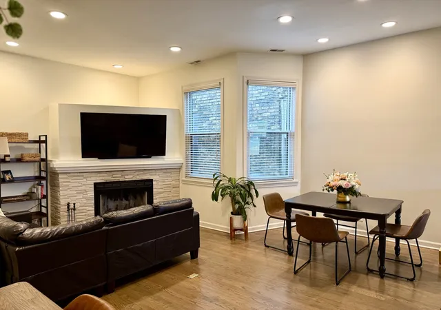 Photo 2 of Condo for sale at 1914 N Sheffield Ave #3R, Chicago, IL 60614 | MLS# 12754073 | Listing updated on 2026-09-16