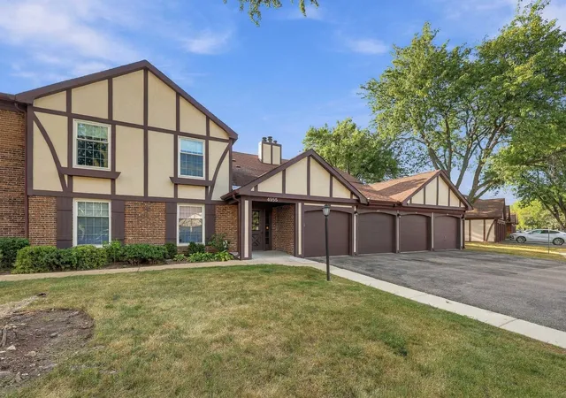 Photo 1 of Condo for sale at 4955 Kimball Hl Dr #C2, Rolling Meadows, IL 60008 | MLS# 12754084 | Listing updated on 2026-09-23