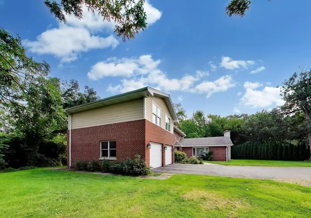 Photo 3 of Single family home for sale at (Undisclosed), Burr Ridge, IL 60527 | MLS# 12754102 | Listing updated on 2026-09-27