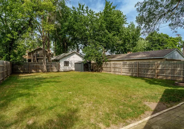 Photo 2 of Sale Pending at 2515 Yonge St, Rockford, IL 61101 | MLS# 12754104 | Listing updated on 2026-09-12