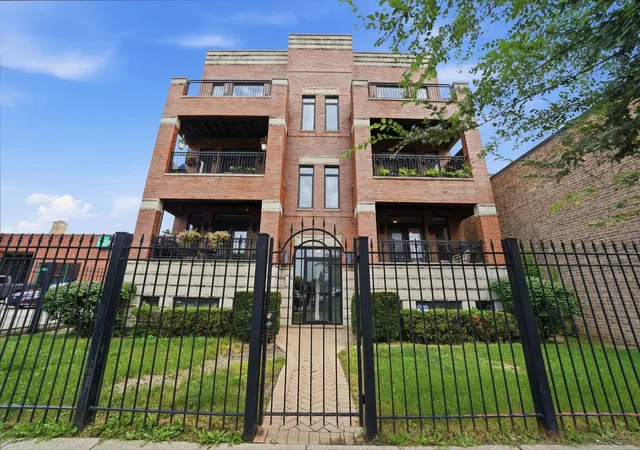 Condo for sale at 5445 N Northwest Hwy #1S, Chicago, IL 60630 | MLS# 12754114 | Listing updated on 2026-09-24