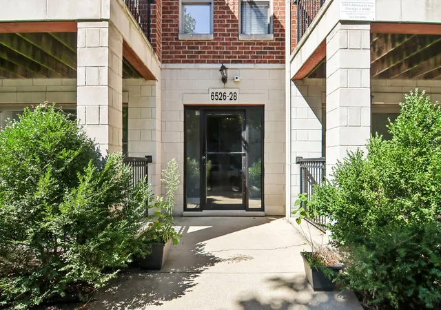 Photo 2 of Condo for sale at 6526 S Kimbark Ave #2S, Chicago, IL 60637 | MLS# 12754115 | Listing updated on 2026-09-16