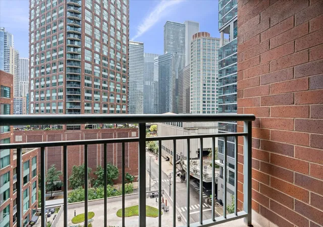 Photo 3 of Condo for sale at 440 N Mcclurg Ct #1105, Chicago, IL 60611 | MLS# 12754117 | Listing updated on 2026-09-23