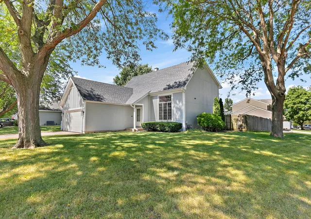 Photo 2 of Single family home for sale at 208 Carol Ann Dr, Streamwood, IL 60107 | MLS# 12754120 | Listing updated on 2026-09-14