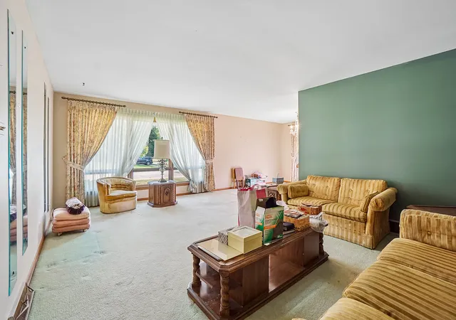 Photo 3 of Single family home for sale at 1050 W Strieff Ln, Glenwood, IL 60425 | MLS# 12754121 | Listing updated on 2026-09-16