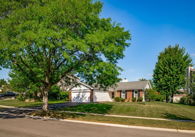 Photo 2 of Single family home for sale at 1704 Stratton Pond Ln, Schaumburg, IL 60194 | MLS# 12754122 | Listing updated on 2026-09-15