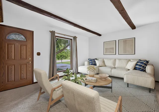 Photo 2 of Single family home for sale at 6712 Silver Lake Rd, Cary, IL 60013 | MLS# 12754125 | Listing updated on 2026-09-23
