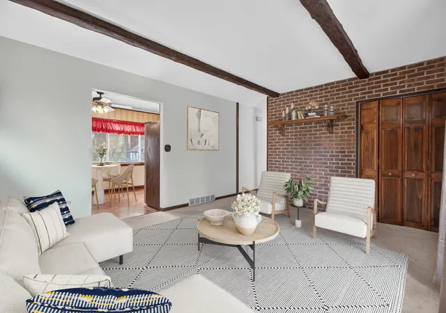 Photo 3 of Single family home for sale at 6712 Silver Lake Rd, Cary, IL 60013 | MLS# 12754125 | Listing updated on 2026-09-23