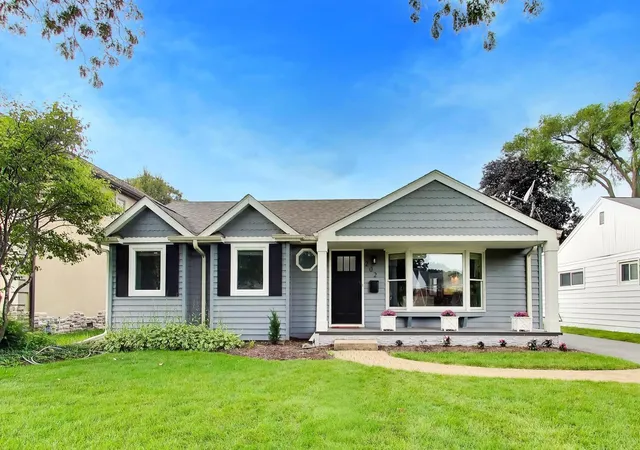 Photo 1 of Single family home for sale at 202 N Prospect Manor Ave, Mount Prospect, IL 60056 | MLS# 12754128 | Listing updated on 2026-09-14