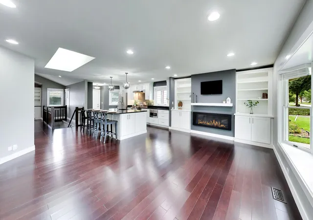 Photo 3 of Single family home for sale at 202 N Prospect Manor Ave, Mount Prospect, IL 60056 | MLS# 12754128 | Listing updated on 2026-09-14