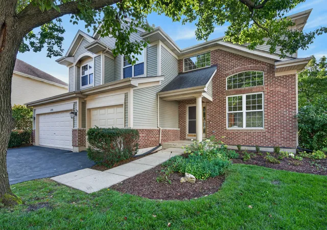 Photo 1 of Single family home for sale at 2570 N Jade Ave, Arlington Heights, IL 60004 | MLS# 12754131 | Listing updated on 2026-09-15