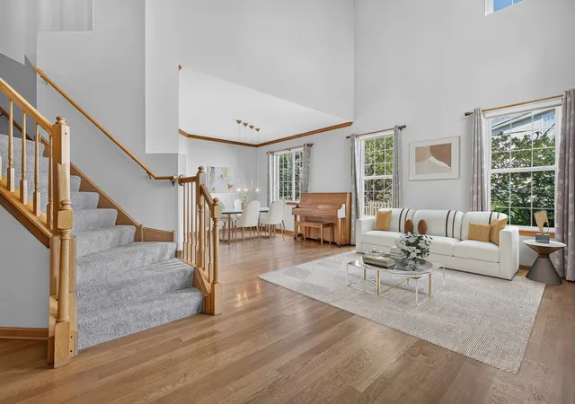 Photo 2 of Single family home for sale at 2570 N Jade Ave, Arlington Heights, IL 60004 | MLS# 12754131 | Listing updated on 2026-09-15