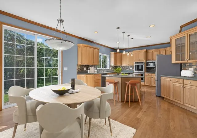 Photo 4 of Single family home for sale at 2570 N Jade Ave, Arlington Heights, IL 60004 | MLS# 12754131 | Listing updated on 2026-09-15
