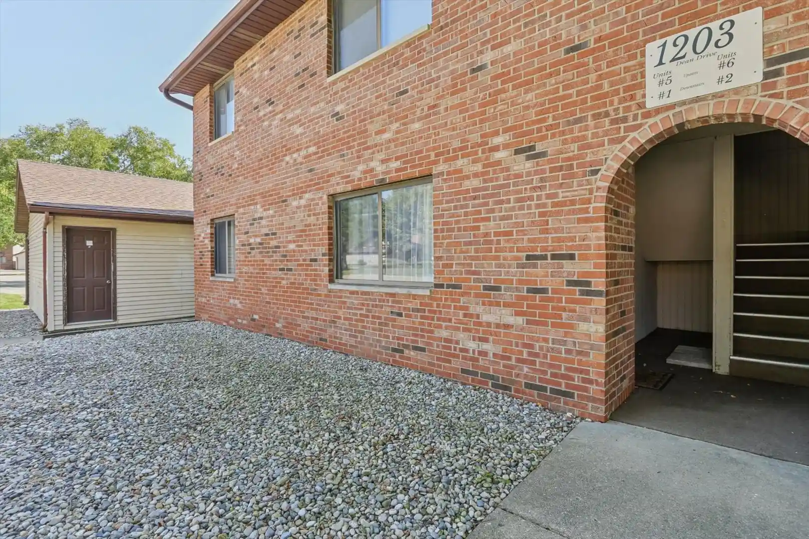 Listing Photo 2 - Condo for sale in 1203 Dean Dr located at 1203 Dean Dr, Urbana, IL 61802 - Unit 1203 Dean Dr