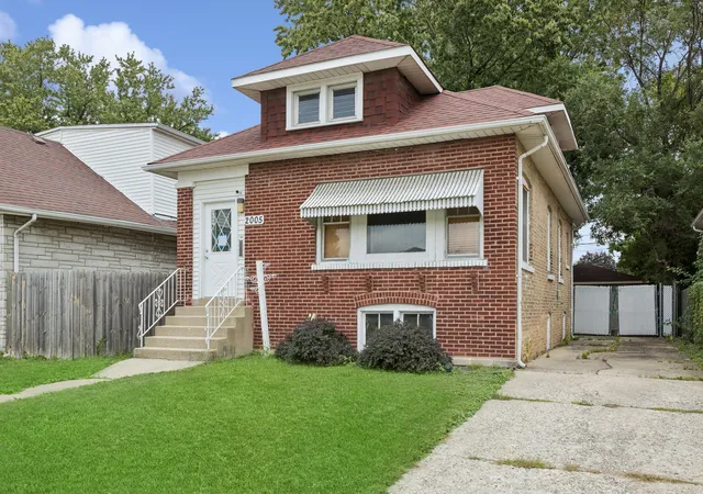 Photo 1 of Single family home for sale at 2005 S 9th Avenue, Maywood, IL 60153 | MLS# 12754149 | Listing updated on 2026-09-16