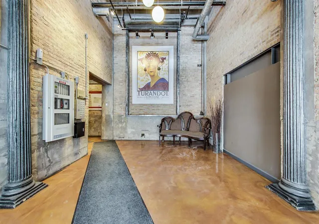 Photo 3 of Condo for sale at 2545 S Dearborn St #525, Chicago, IL 60616 | MLS# 12754159 | Listing updated on 2026-09-24