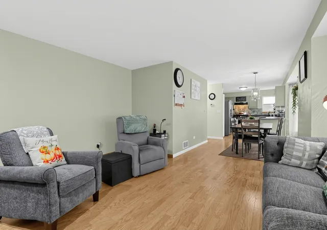 Photo 4 of Single family home for sale at 1718 Midday Dr, Zion, IL 60099 | MLS# 12754160 | Listing updated on 2026-09-18