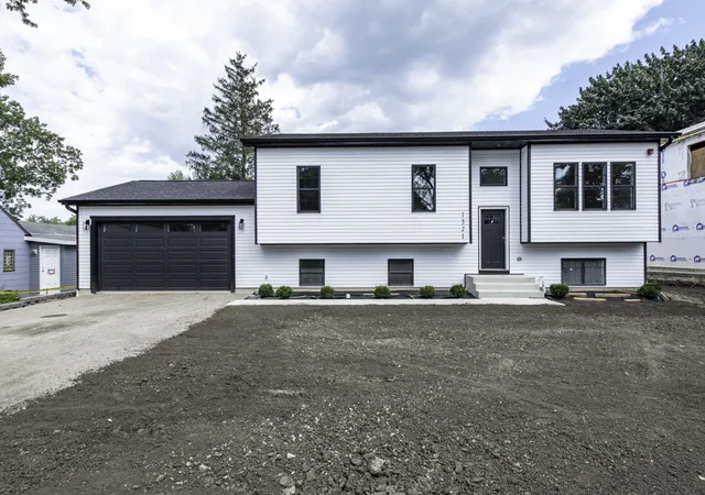 Photo 2 of Single family home for sale at 1521 Kenmore Ave, Round Lake Beach, IL 60073 | MLS# 12754163 | Listing updated on 2026-09-15