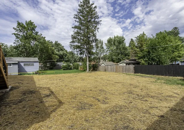 Photo 37 of Single family home for sale at 1521 Kenmore Ave, Round Lake Beach, IL 60073 | MLS# 12754163 | Listing updated on 2026-09-15