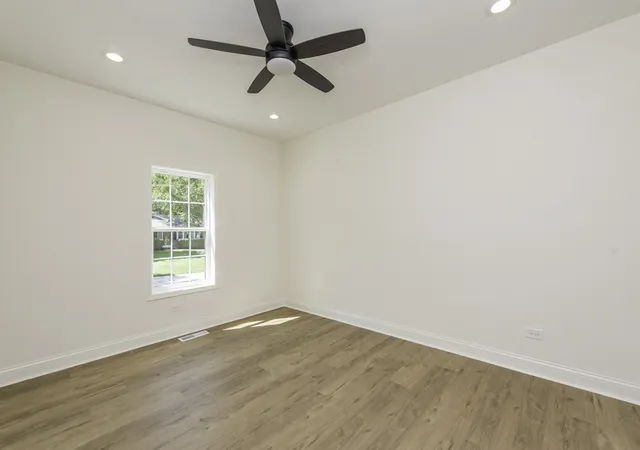 Photo 3 of Single family home for sale at 1521 Kenmore Ave, Round Lake Beach, IL 60073 | MLS# 12754163 | Listing updated on 2026-09-15